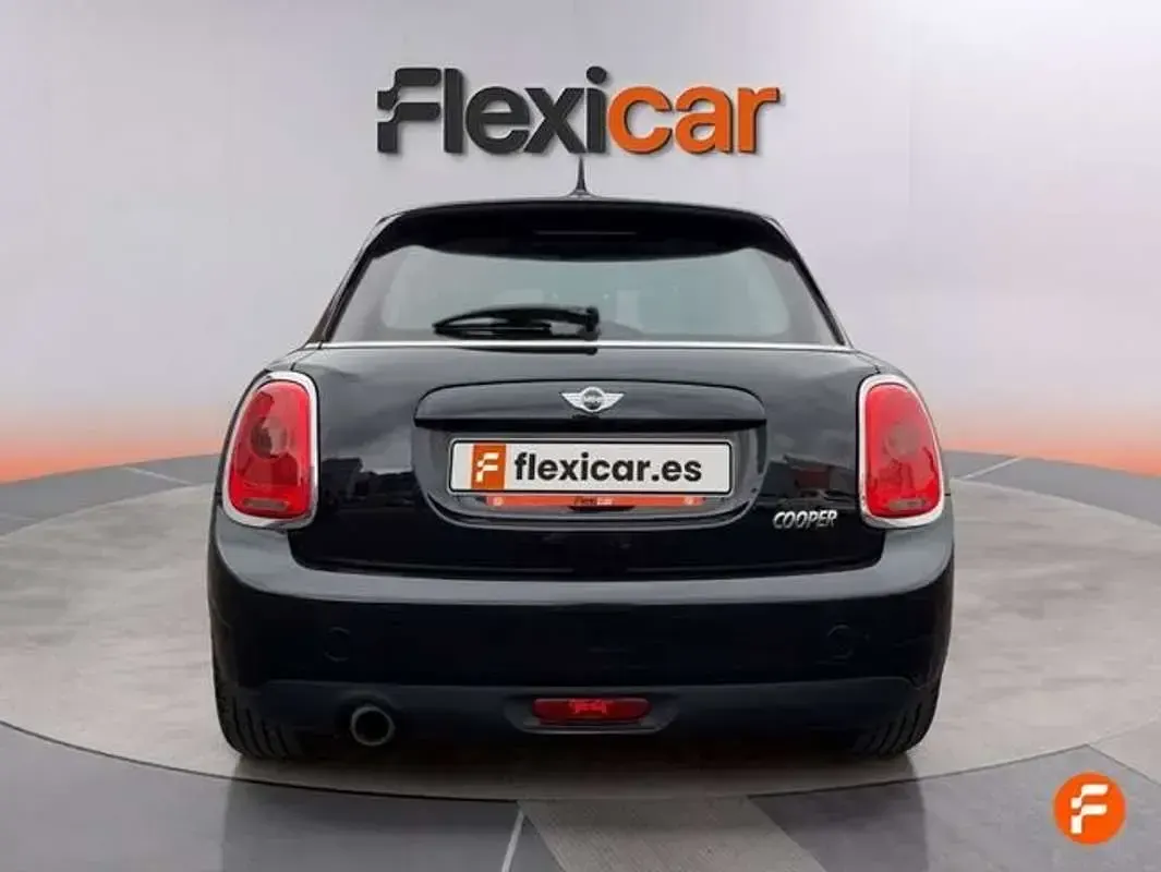 Używany Mini Cooper 136 KM (100 kW) 2018 Czarny Hatchback