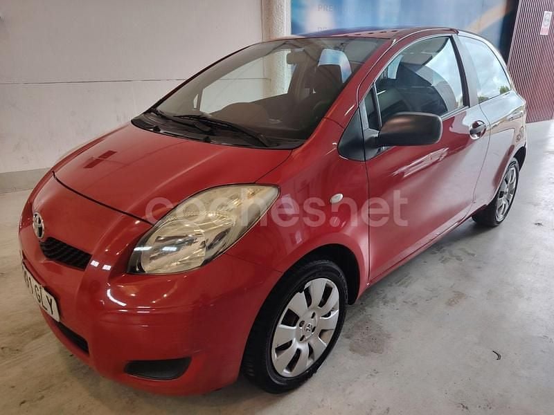 Rojo Usado 2009 Toyota Yaris Active Berlina | 3890 € (Buen precio) - Imagen 1/4