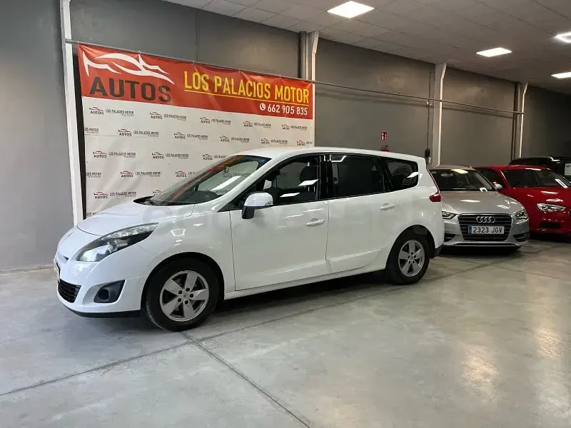 Usado Renault Grand Scénic III Dynamique 130 CV (95 kW) 2012 Blanco Monovolumen