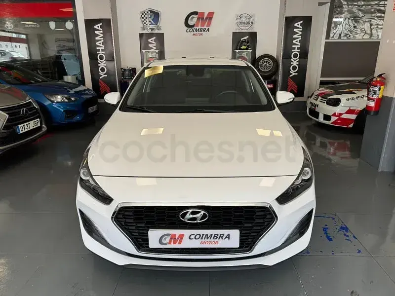 Usado Hyundai i30 GO! 120 CV (88 kW) 2018 Blanco Berlina