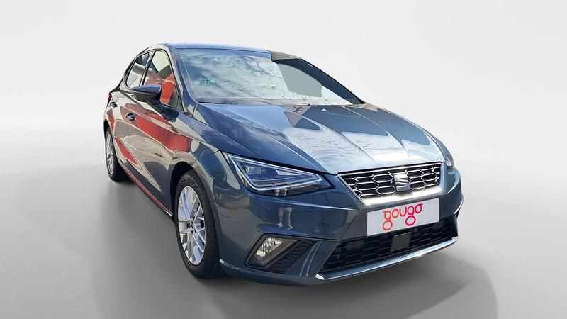 Usado Seat Ibiza FR 110 CV (80 kW) 2023 Gris / plata Utilitario
