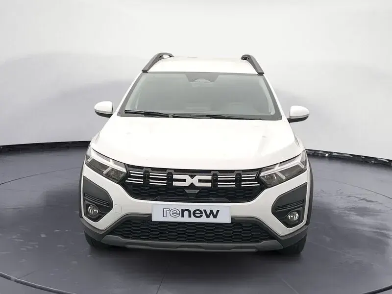 Usado Dacia Jogger Expression 100 CV (73 kW) 2025 Blanco Monovolumen