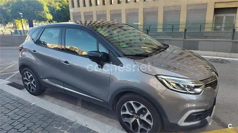 Usado Renault Captur Version S 120 CV (88 kW) 2018 Gris / plata SUV