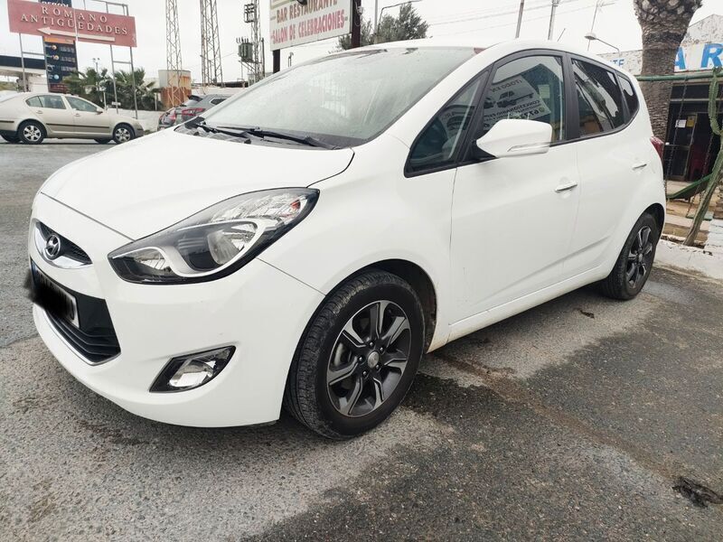 Usado Hyundai i20 100 CV (73 kW) 2017 Blanco
