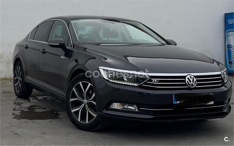 Negro Usado 2017 VW Passat Edition Berlina | 14.000 € (Un poco caro) - Imagen 1/4