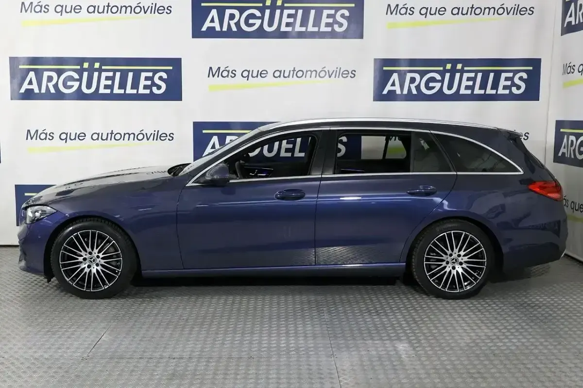 Usado Mercedes C180 Avantgarde 193 CV (141 kW) 2023 Azul Familiar