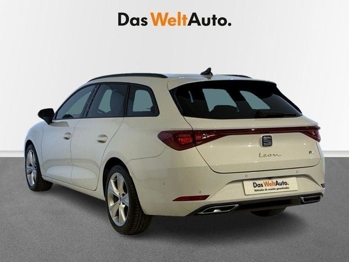 Blanco Usado 2024 Seat Leon ST FR Familiar | 26.800 € (Precio justo) - Imagen 1/4