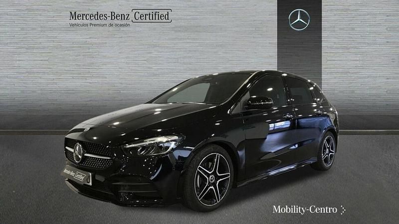 Usado Mercedes B200 AMG line 150 CV (110 kW) 2023 Negro noche Monovolumen