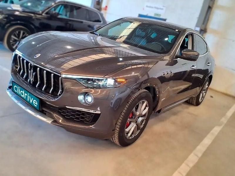 Usado Maserati Levante GranLusso 350 CV (257 kW) 2021 Amarillo SUV