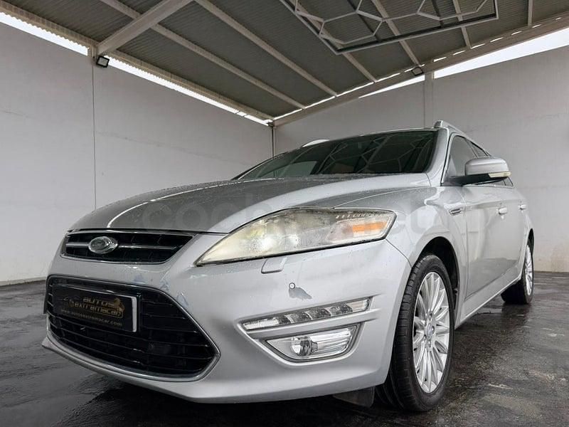 Usado Ford Mondeo Titanium 163 CV (119 kW) 2011 Gris / plata Familiar