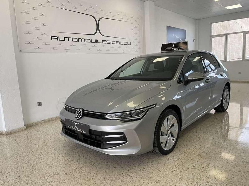 Usado VW Golf VIII 116 CV (85 kW) 2025 Gris Utilitario