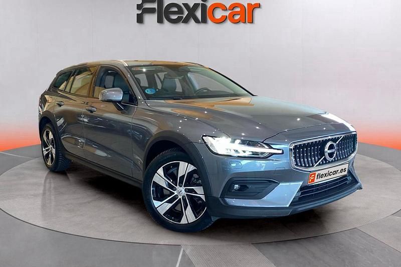 Blanco Usado 2021 Volvo V60 CC Familiar | 29.990 € (Super precio) - Imagen 1/4