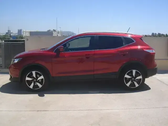 Usado Nissan Qashqai N-Connecta 163 CV (119 kW) 2016 Granate SUV