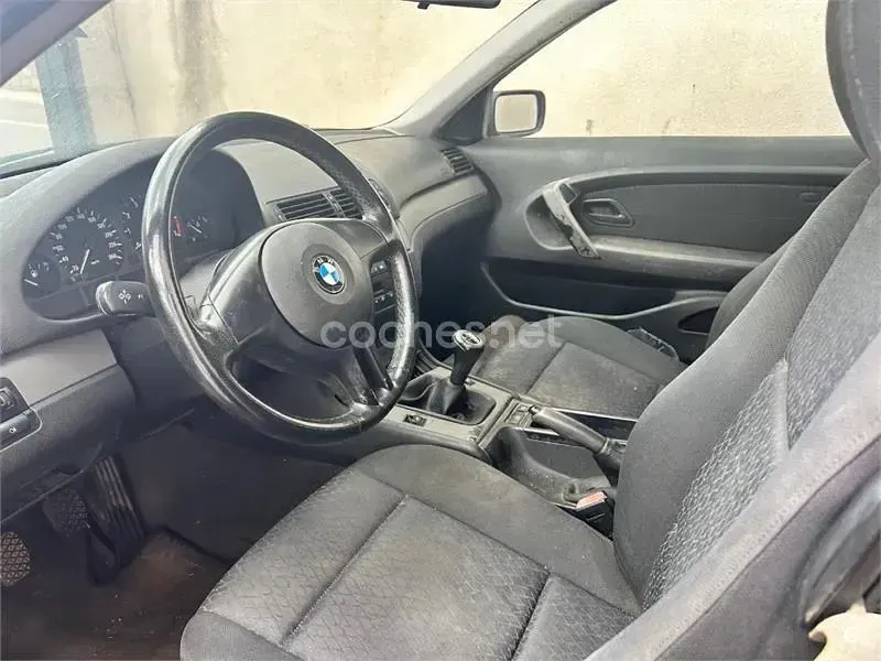 Usado BMW 316 115 CV (84 kW) 2001 Rojo Berlina
