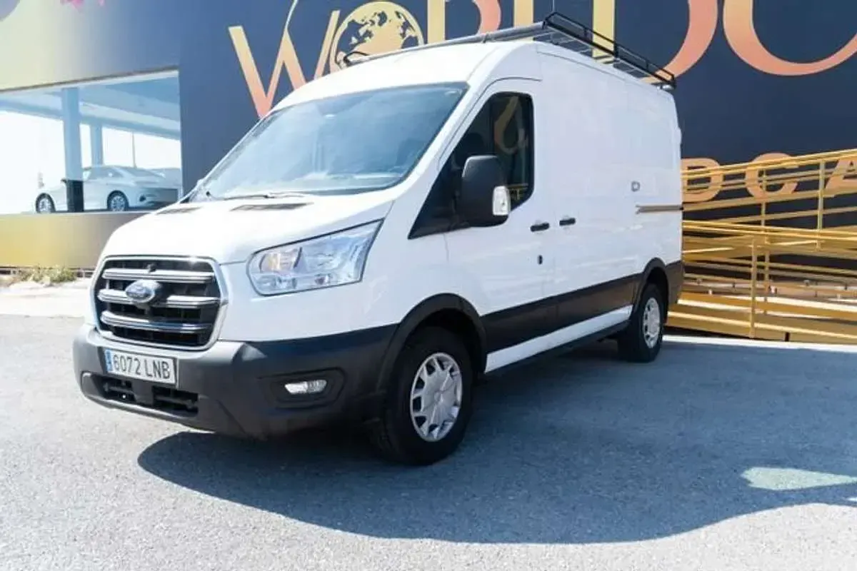 Usado Ford Transit Trend 131 CV (96 kW) 2021 Blanco Van