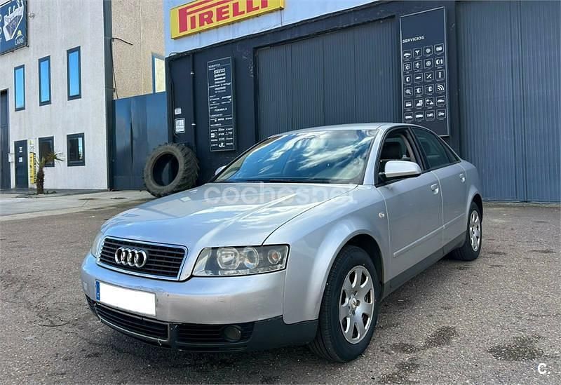 Gris / plata Usado 2004 Audi A4 Berlina | 3000 € (Precio justo) - Imagen 1/4
