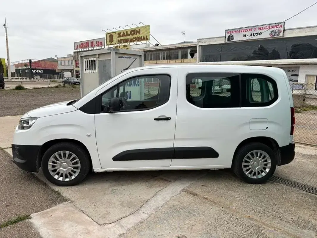 Usado Toyota Proace City City 102 CV (75 kW) 2020 Blanco Monovolumen