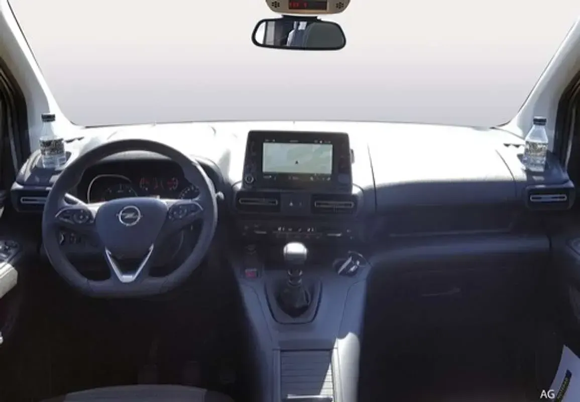 Usado Opel Combo Business Elegance 131 CV (96 kW) 2022 Blanco Monovolumen