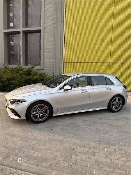 Usado Mercedes A200 150 CV (110 kW) 2024 Gris / plata Berlina