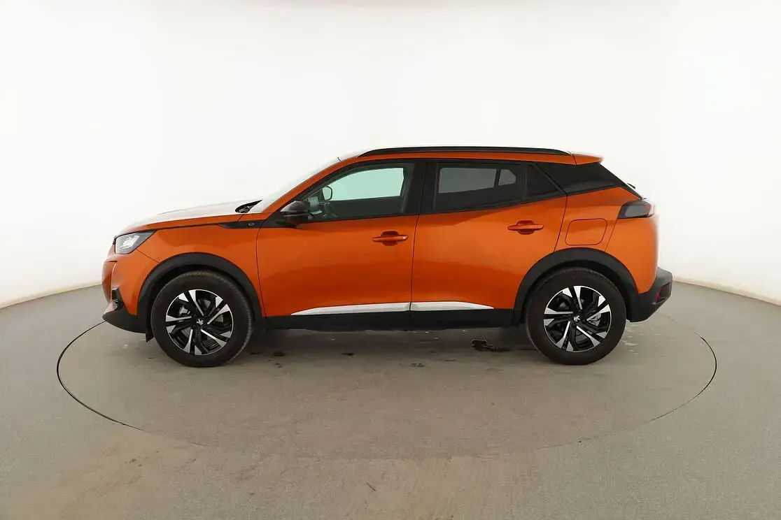 Usado Peugeot e-2008 Allure 100 kW (136 CV) 2022 Naranja SUV