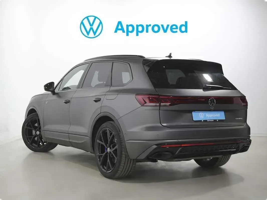 Usado VW Touareg R 462 CV (339 kW) 2024 Gris SUV