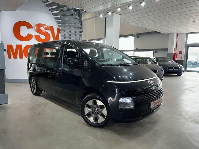 Usado Hyundai Staria 170 CV (125 kW) 2023 Negro Monovolumen