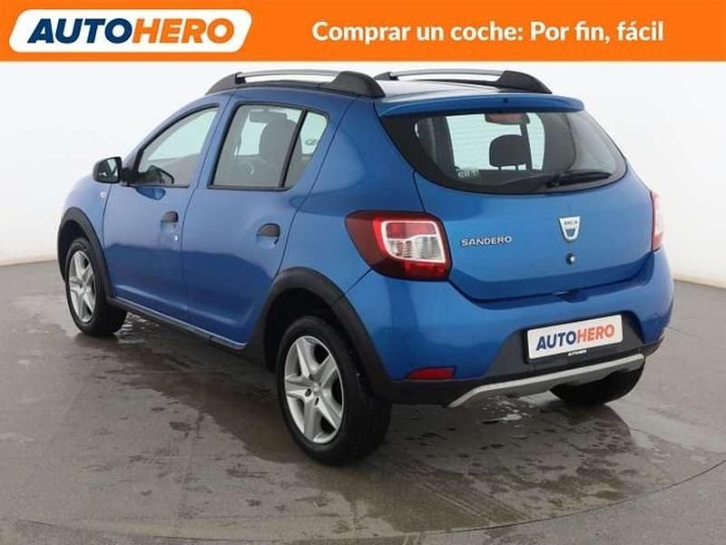 Usado Dacia Sandero Stepway 90 CV (66 kW) 2015 Azul Utilitario