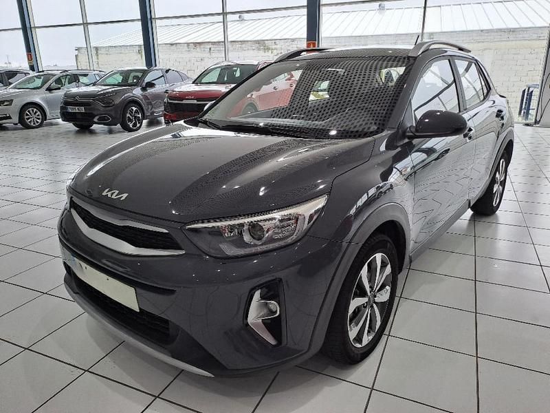 Usado Kia Stonic 100 CV (73 kW) 2021 Gris SUV
