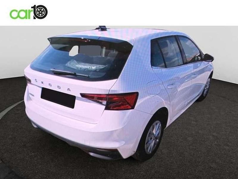Usado Skoda Fabia Ambition 95 CV (69 kW) 2022 Blanco Utilitario