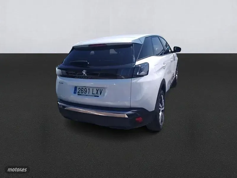 Usado Peugeot 3008 Allure 130 CV (95 kW) 2022 Blanco SUV