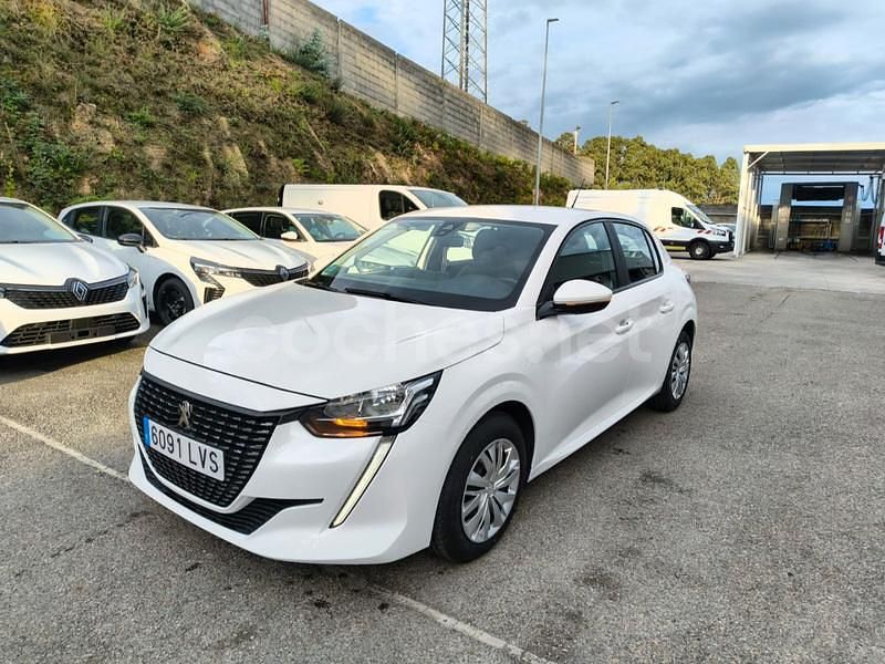 Blanco Usado 2021 Peugeot 208 Active Utilitario | 11.900 € (Precio justo) - Imagen 1/4