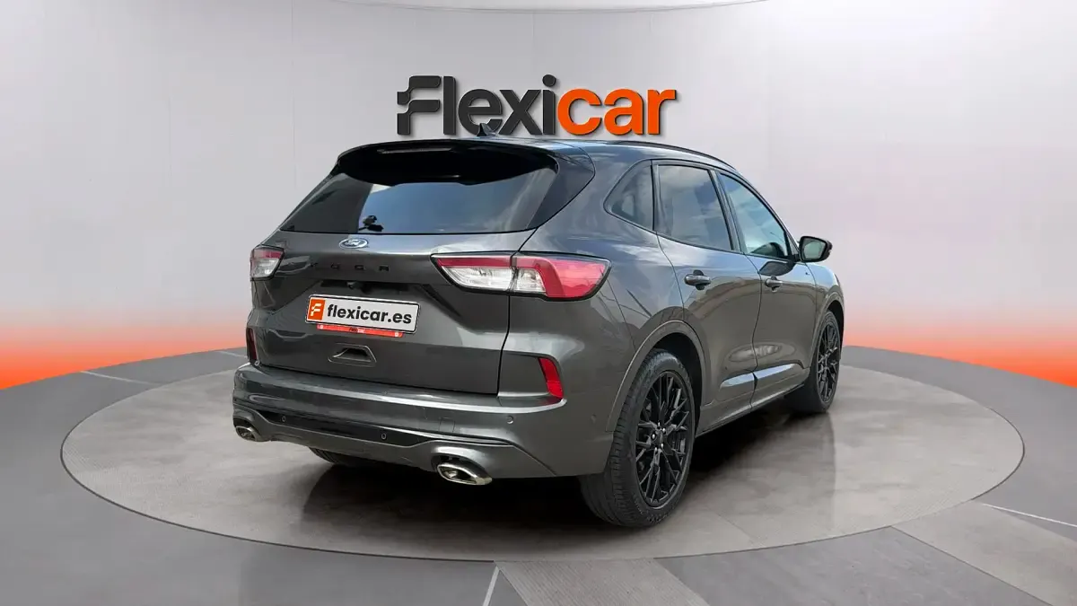 Usado Ford Kuga ST-Line 150 CV (110 kW) 2023 Gris SUV