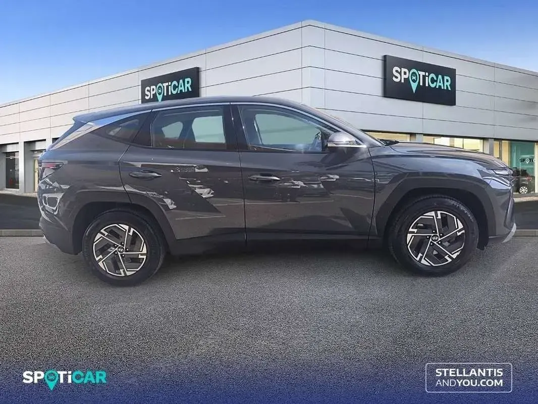 Usado Hyundai Tucson 160 CV (117 kW) 2025 Gris SUV