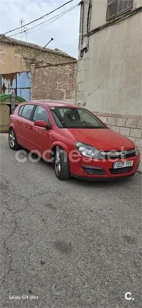 Usado Opel Astra Cosmo 100 CV (73 kW) 2006 Rojo Berlina