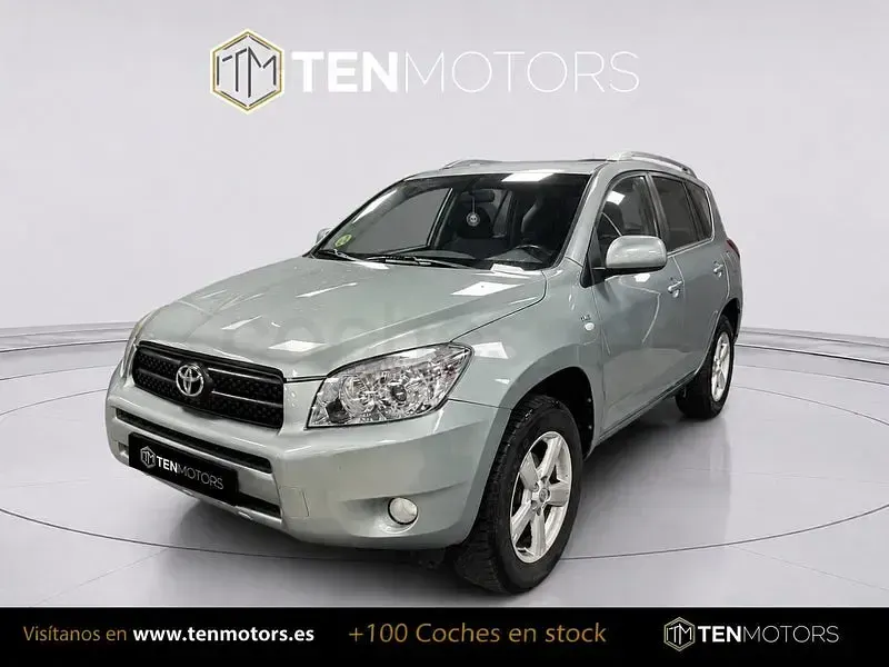 Usado Toyota RAV4 Luna 136 CV (100 kW) 2006 Gris / plata SUV