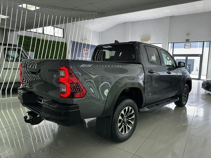 Usado Toyota HiLux Sport 204 CV (150 kW) 2024 Gris / plata Pickup/Camioneta