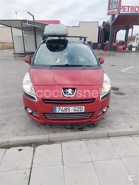 Rojo Usado 2010 Peugeot 5008 Sport Monovolumen | 6500 € (Precio justo) - Imagen 1/4