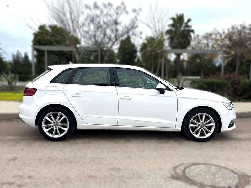 Usado Audi A3 Sportback Ambiente 116 CV (85 kW) 2016 Blanco Utilitario