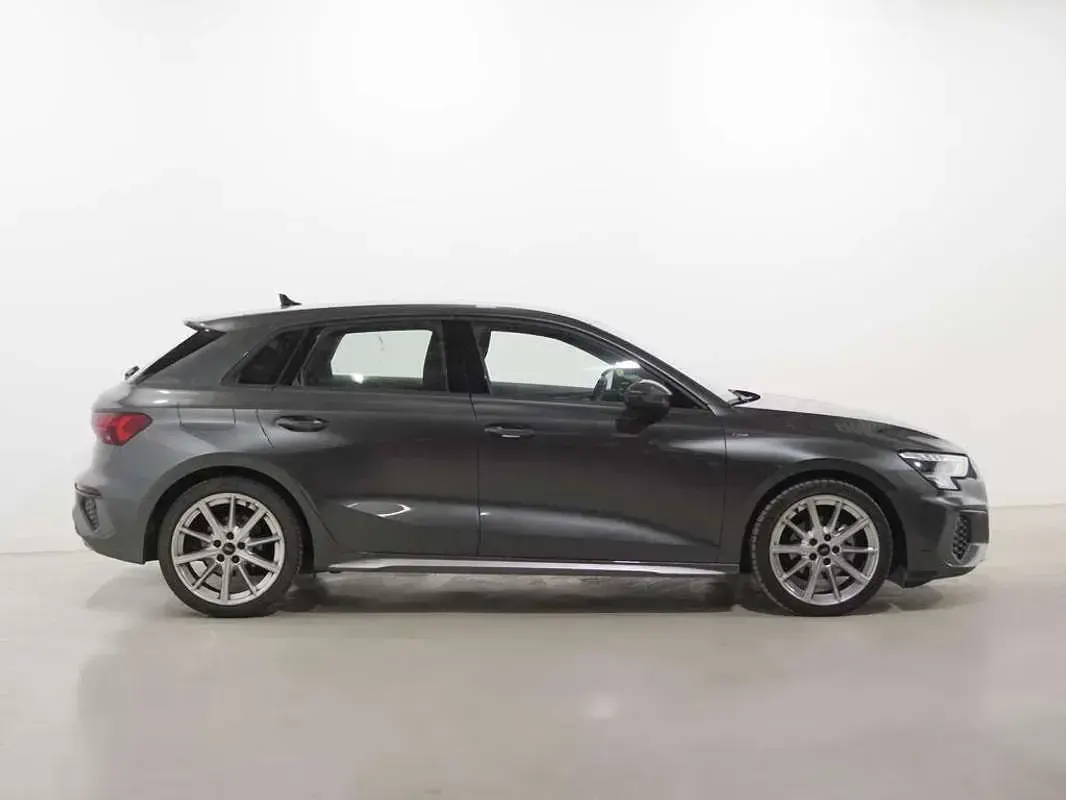 Usado Audi A3 Sportback S-Line 116 CV (85 kW) 2022 Gris Utilitario