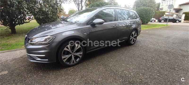 Gris / plata Usado 2019 VW Golf VII Advance Familiar | 11.000 € (Super precio) - Imagen 1/3