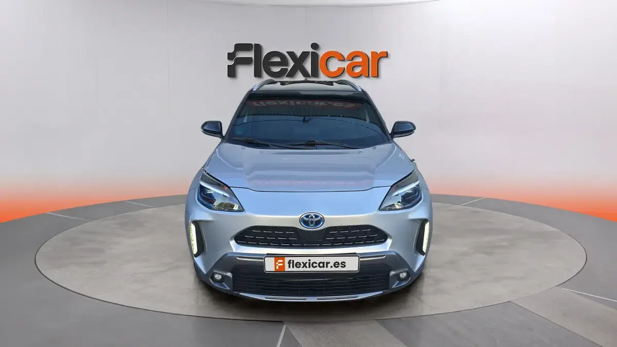 Usado Toyota Yaris Hybrid 116 CV (85 kW) 2022 Gris