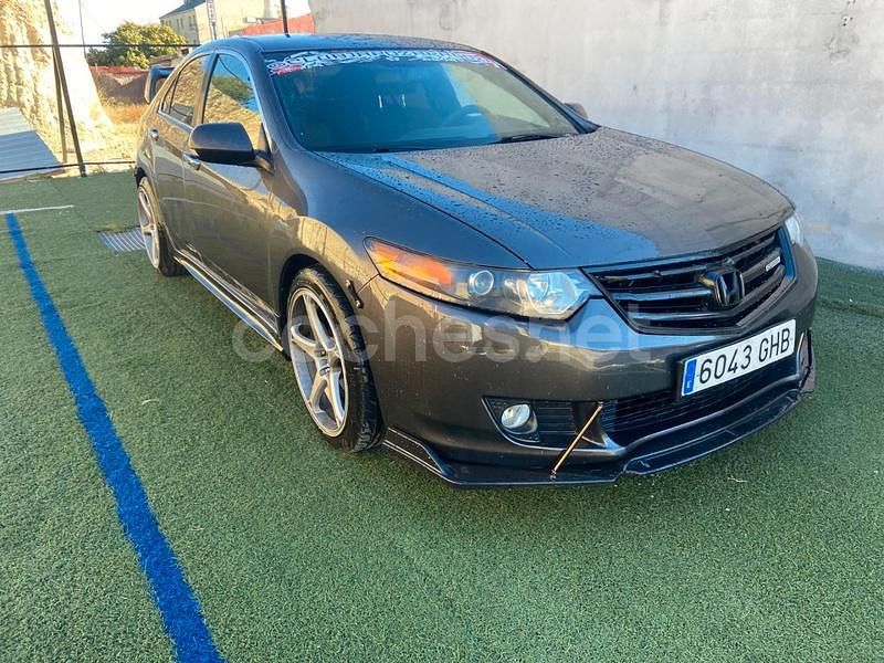 Gris / plata Usado 2010 Honda Accord Luxury Berlina | 5999 € (Precio justo) - Imagen 1/4