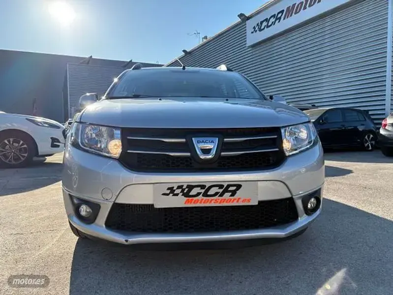 Usado Dacia Logan Lauréate 89 CV (65 kW) 2015 Gris Familiar
