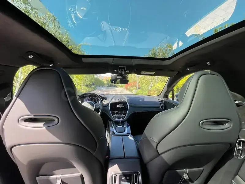 Usado Aston Martin DBX 707 CV (519 kW) 2023 Gris / plata SUV