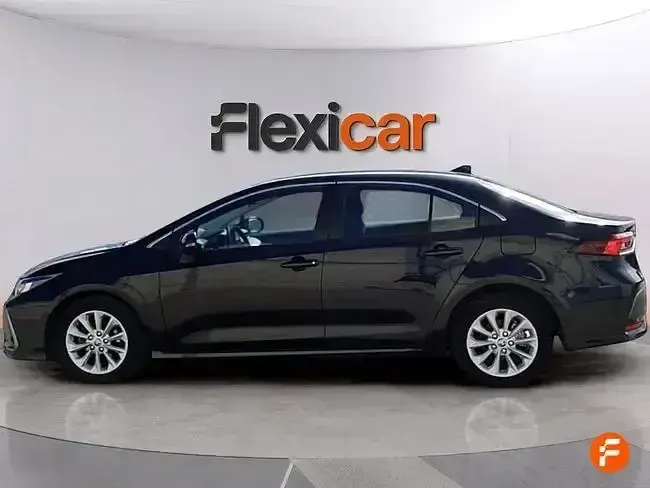 Usado Toyota Corolla Active 125 CV (91 kW) 2023 Negro Berlina