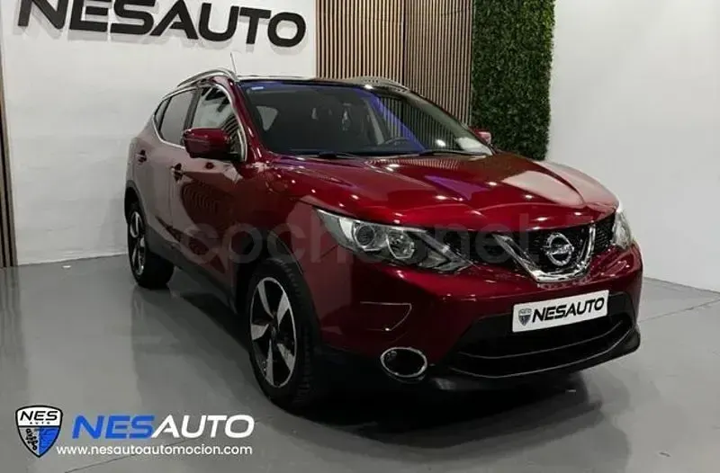Usado Nissan Qashqai N-Connecta 116 CV (85 kW) 2017 Rojo SUV