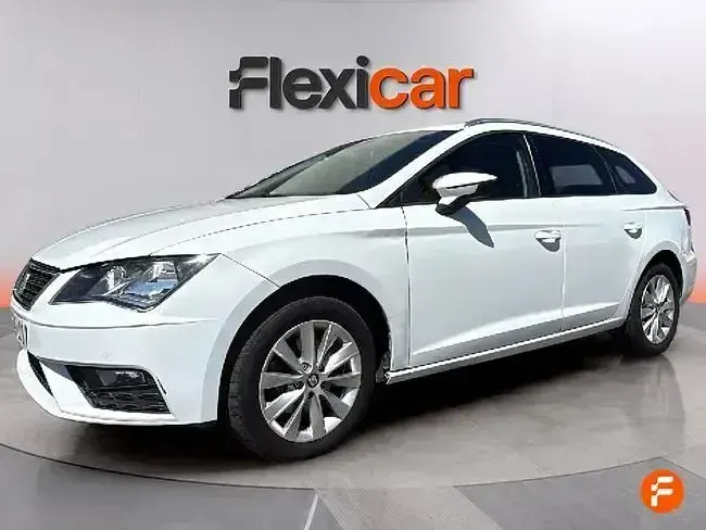 Usado Seat Leon Style 115 CV (84 kW) 2019 Blanco Berlina