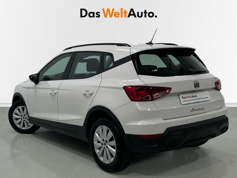 Usado Seat Arona Style Plus 110 CV (80 kW) 2022 Blanco SUV