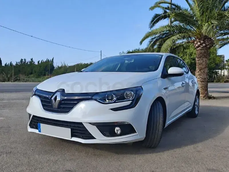 Usado Renault Mégane IV Business 95 CV (69 kW) 2020 Blanco Berlina