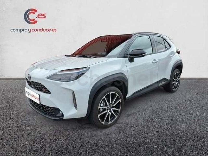 Usado Toyota Yaris Cross Sport 130 CV (95 kW) 2025 Gris / plata SUV